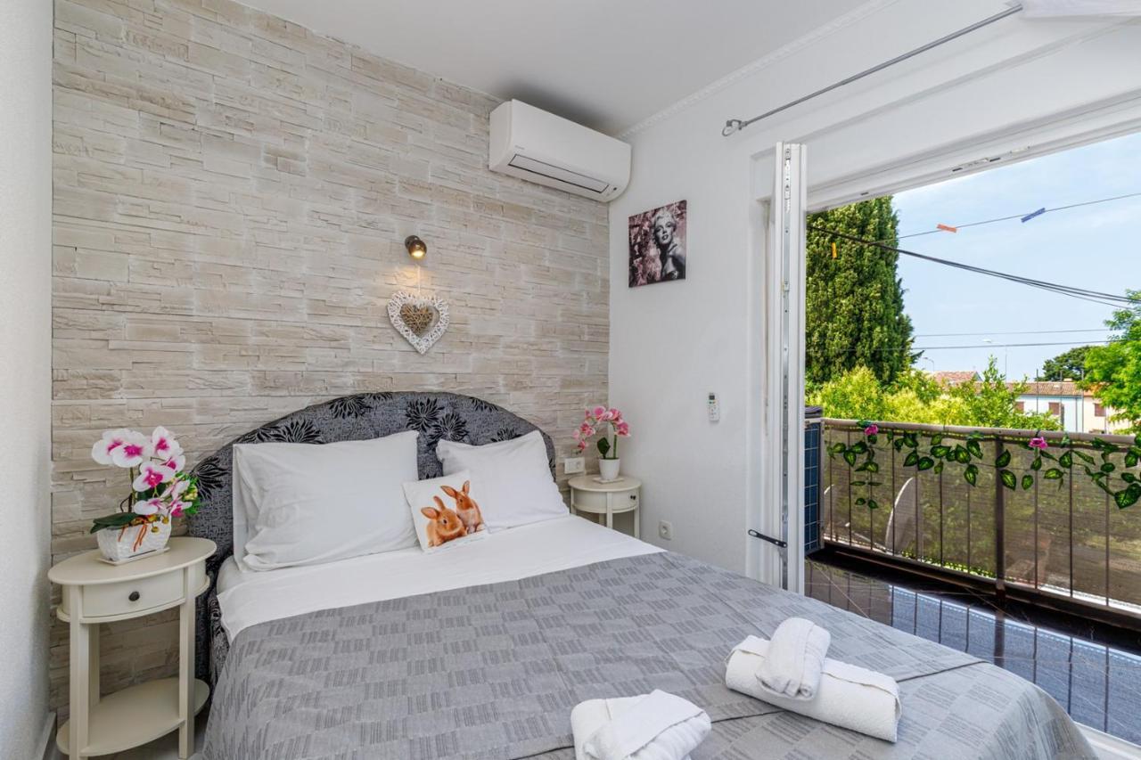 Genoa Rooms Porec Exterior photo