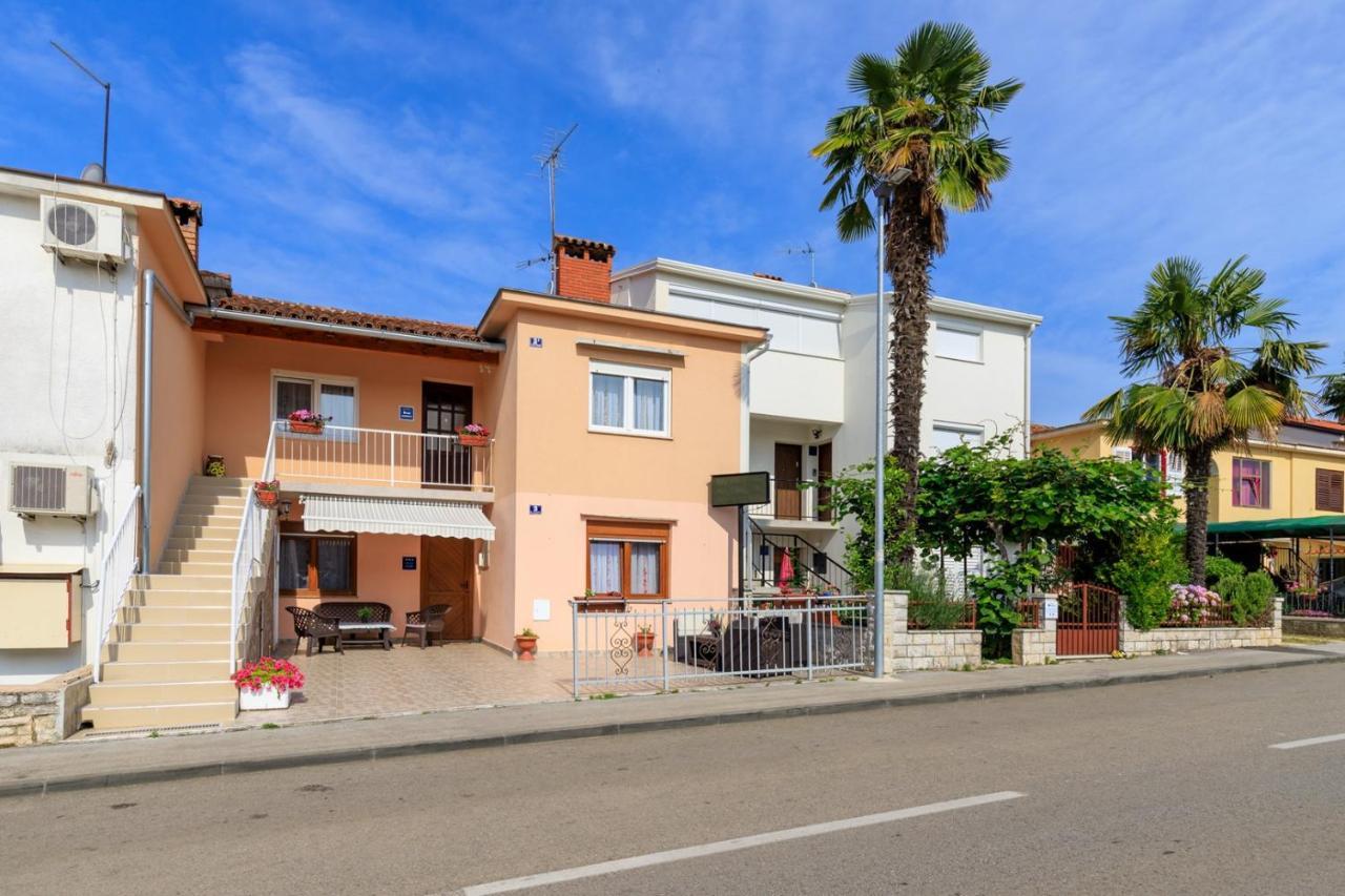 Genoa Rooms Porec Exterior photo