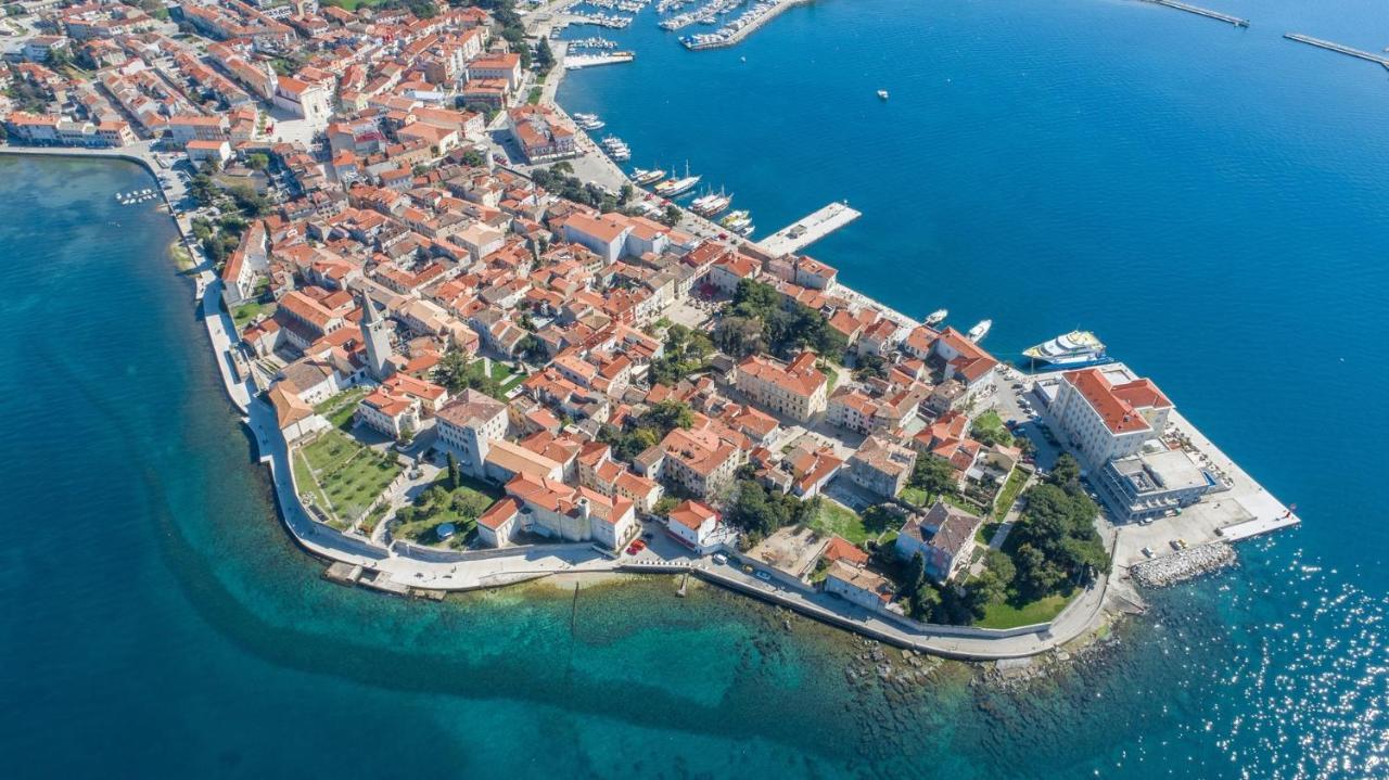 Genoa Rooms Porec Exterior photo